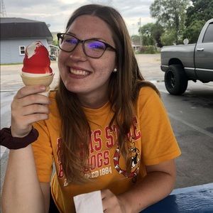 Meet your Posher, Nicole